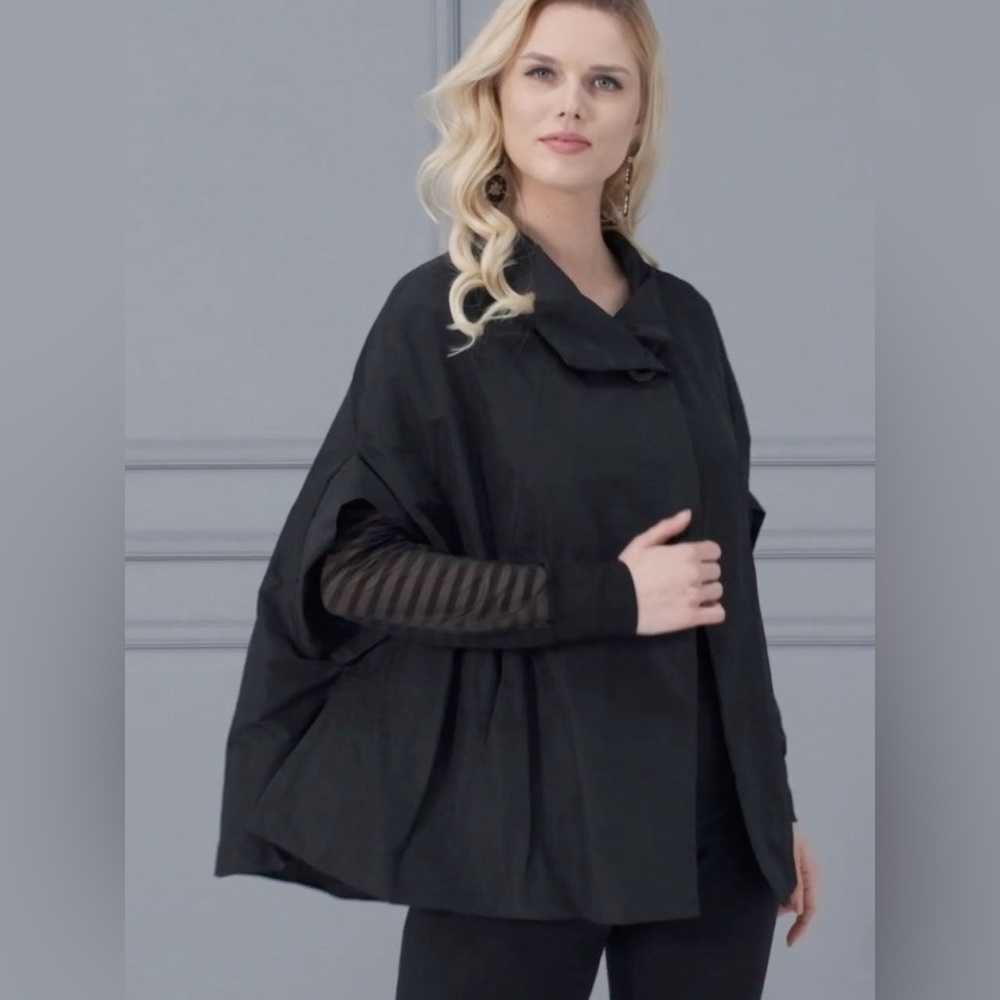🦋EverSassy by Dolcezza Cape 11146